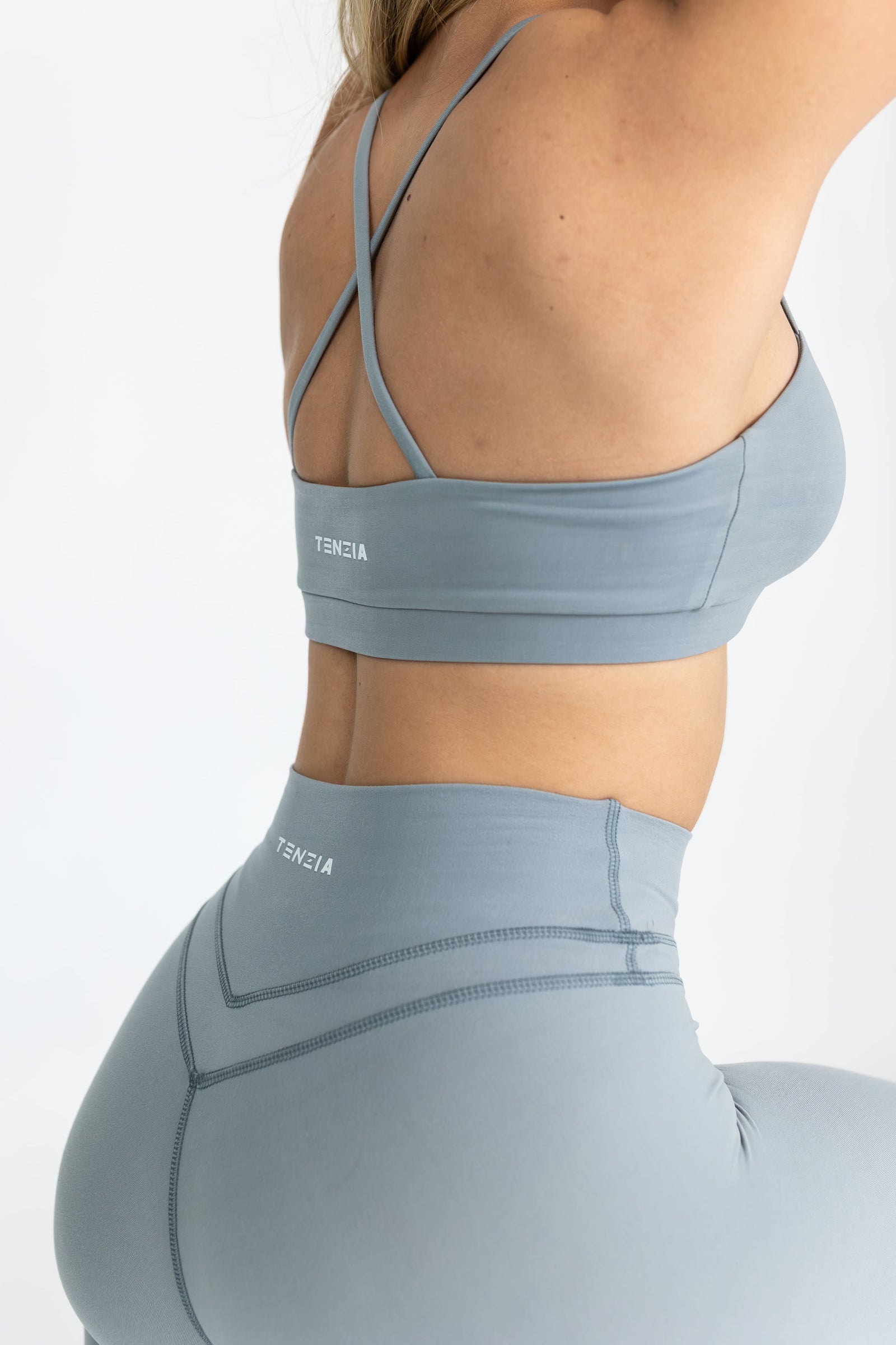Kratak Top Core Essentials Cloud Grey